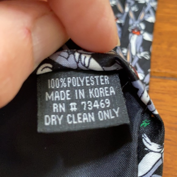 Looney Tunes Bugs Bunny Neck Tie - Picture 6 of 7